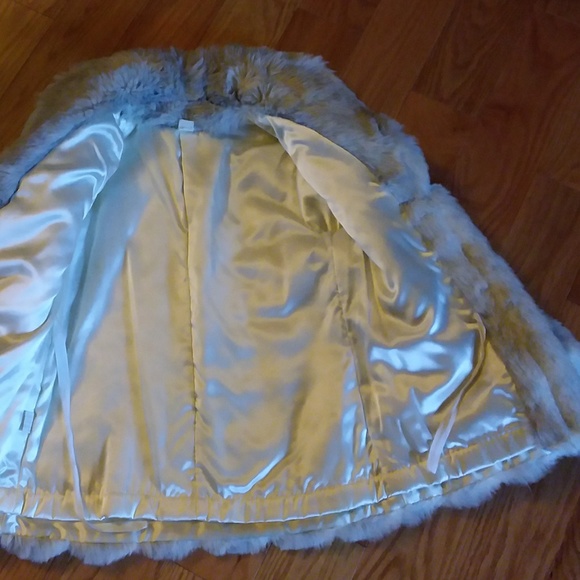 Faux fur jacket EUC - Picture 4 of 5